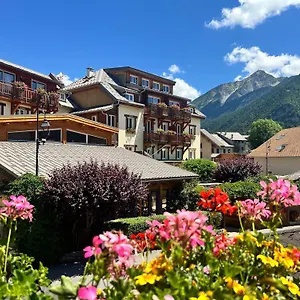 https://hotel-les-autanes.fr-provencehotel.com